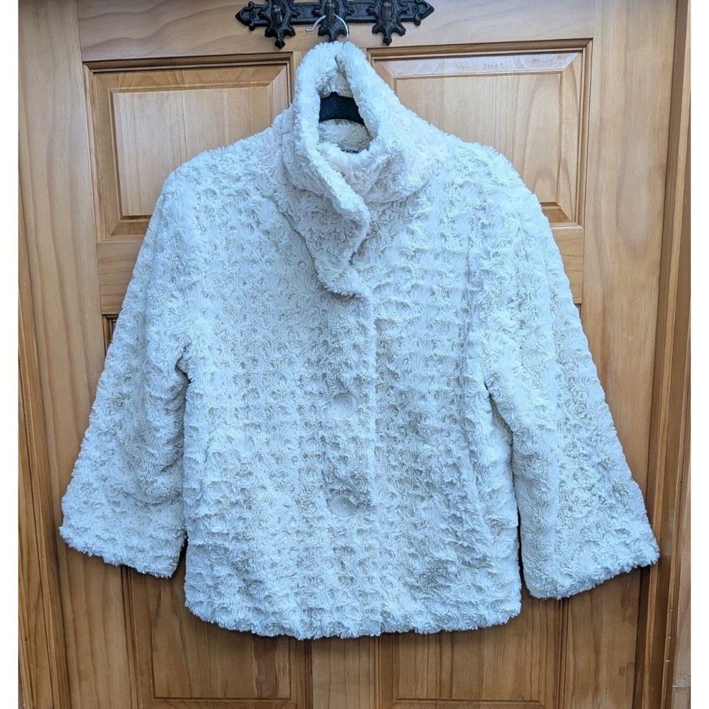 Erin London Women M Faux Fur Coat Large Buttons Pockets Fully Lined Ivory Jacket